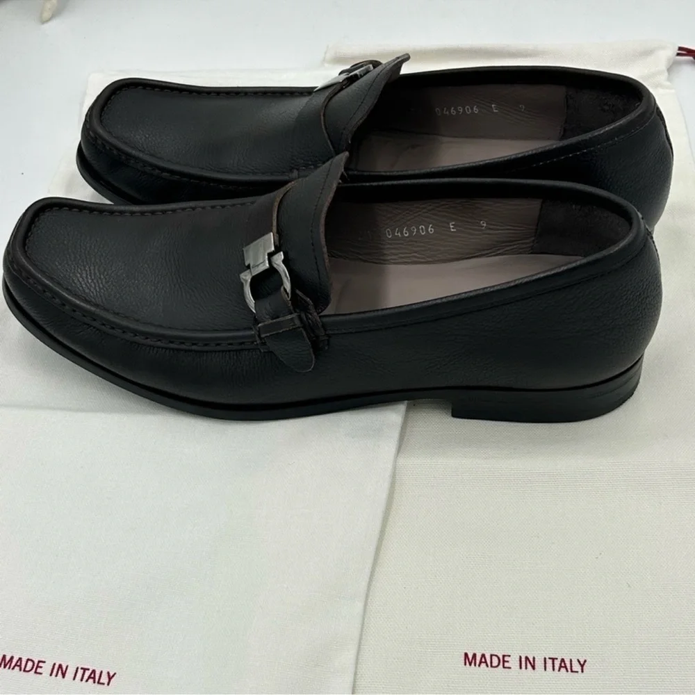 Men’s Salvatore, Ferragamo Gancini leather loafers size 9E made in Italy